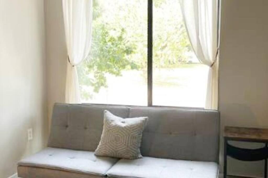 Townhouse In Uptown King Bed-wi-fi-free Parking-pool Apartamento *
